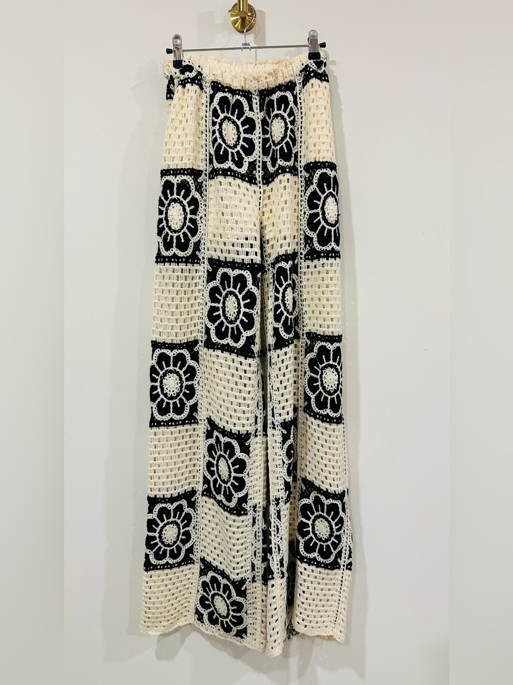 Lulumari Crochet Floral Wide Leg Pants | Size S - Picture 4 of 8